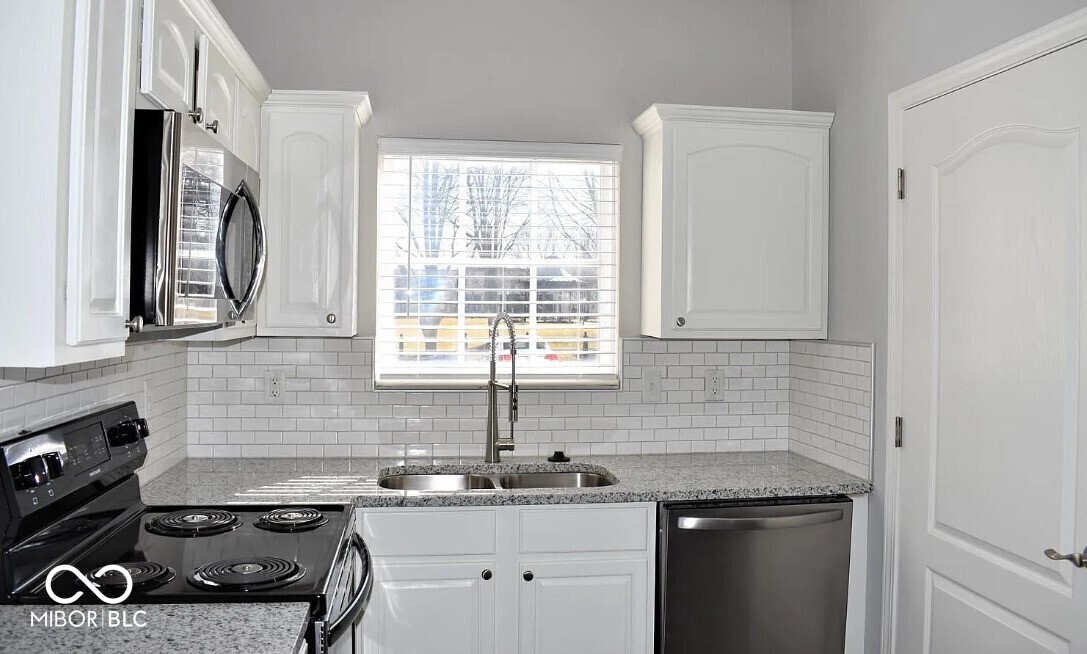 12938 University Crescent, Unit 1A Carmel, IN 46032 - Photo 5 of 15