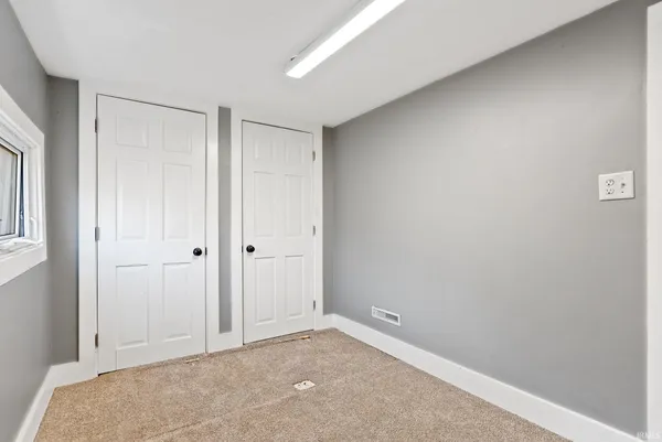 $159,900 | 735 West Market Street, Warsaw, IN 46580
