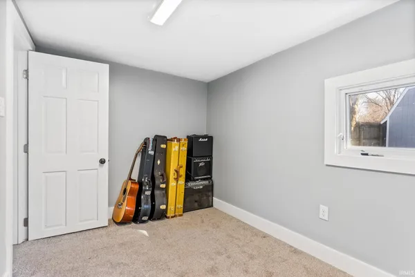 $159,900 | 735 West Market Street, Warsaw, IN 46580