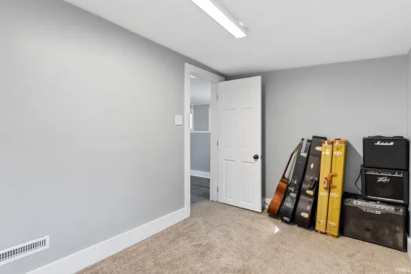 $159,900 | 735 West Market Street, Warsaw, IN 46580