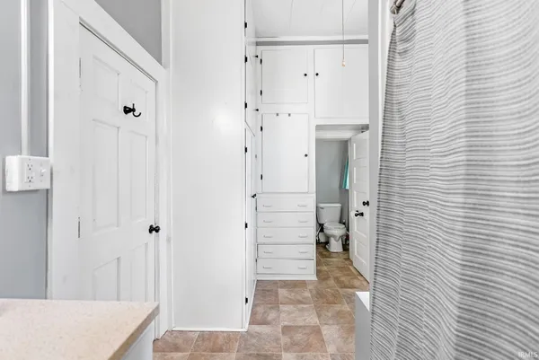 $159,900 | 735 West Market Street, Warsaw, IN 46580