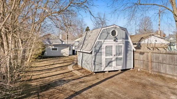 $159,900 | 735 West Market Street, Warsaw, IN 46580