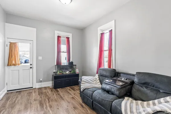 $159,900 | 735 West Market Street, Warsaw, IN 46580