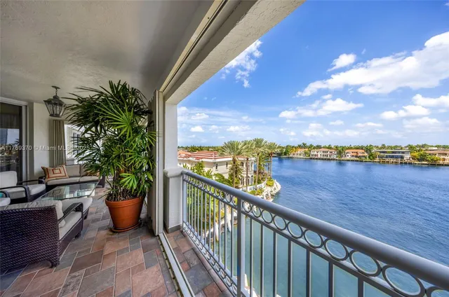 $12,000 | 19925 Northeast 39th Place, Unit 402, Aventura, FL 33180