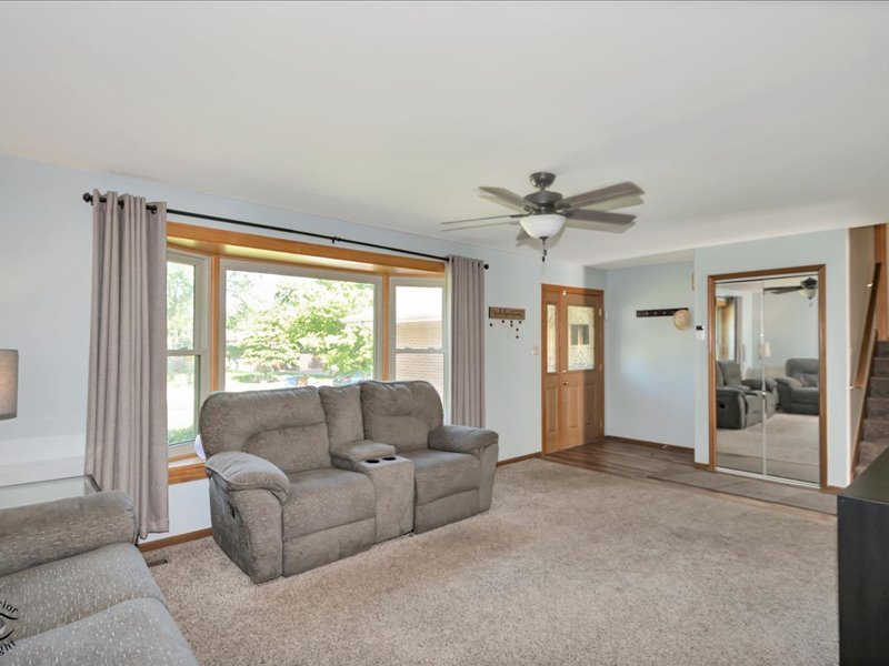 19307 Derek Way Mokena, IL 60448 - Photo 3 of 26
