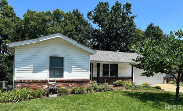 $329,900 | 1323 Greenmar Drive, Fenton, MO 63026