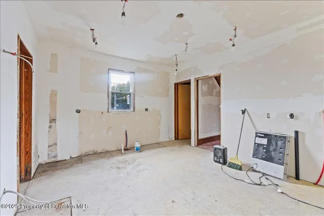 $144,000 | 456 Blackman Street, Wilkes Barre, PA 18702