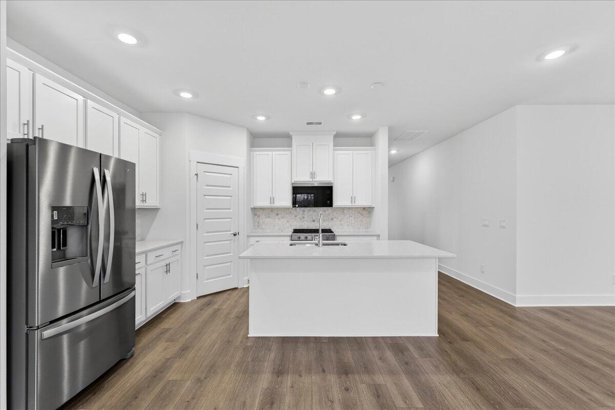 351 Calm Water Way Summerville, SC 29486 - Photo 11 of 51 14-Maddie Breggia - DSC04474