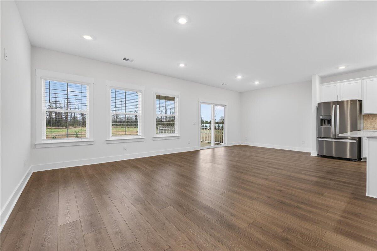 351 Calm Water Way Summerville, SC 29486 - Photo 17 of 51 20-Maddie Breggia - DSC04496