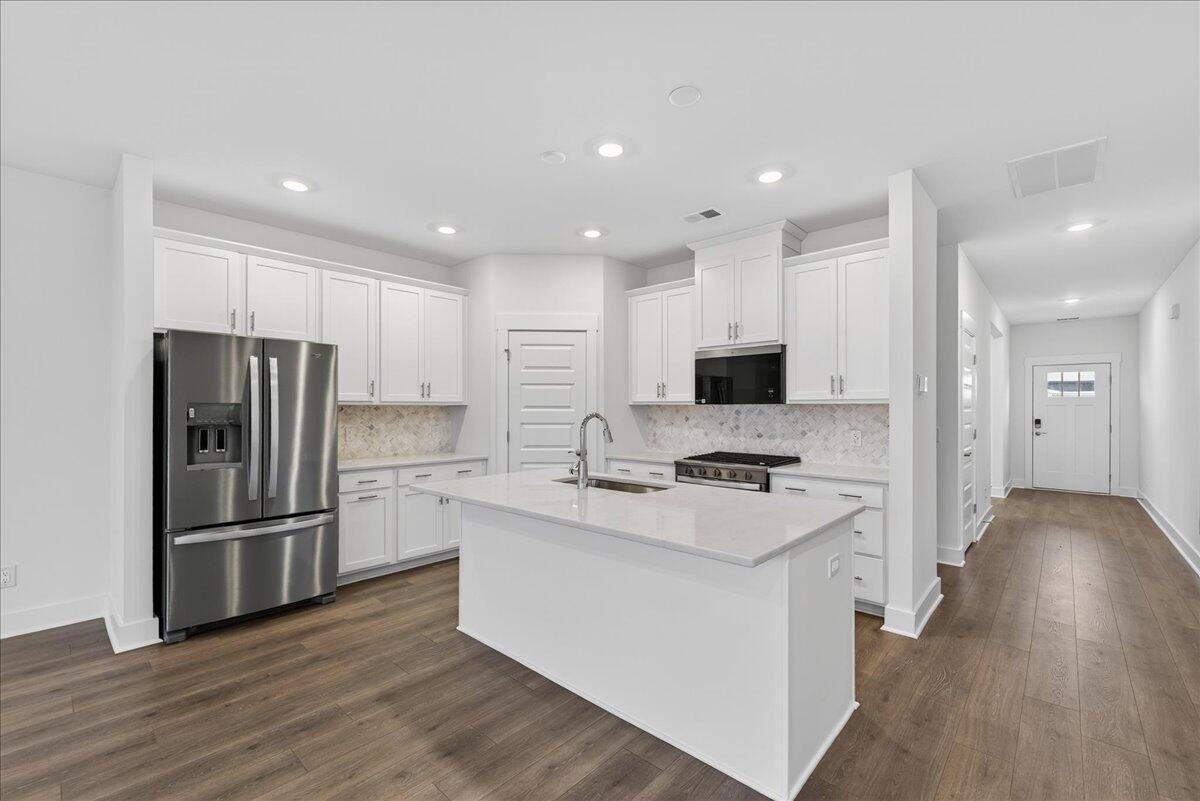 351 Calm Water Way Summerville, SC 29486 - Photo 9 of 51 13-Maddie Breggia - DSC04473
