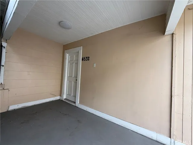 an empty room with a empty space