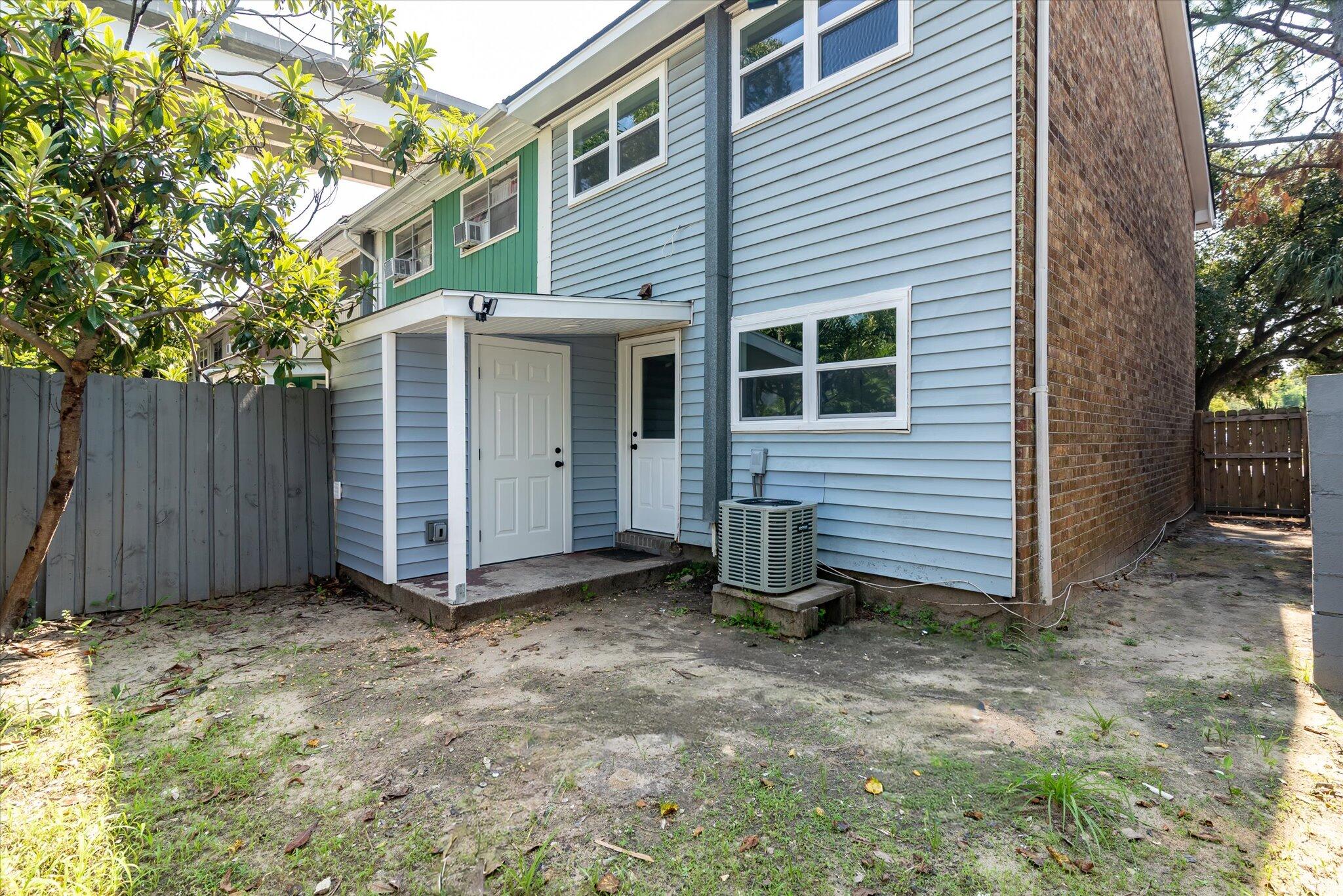 12 Grove Street Charleston, SC 29403 - Photo 20 of 23 61-8 and 10 Grove_e_Charleston-12