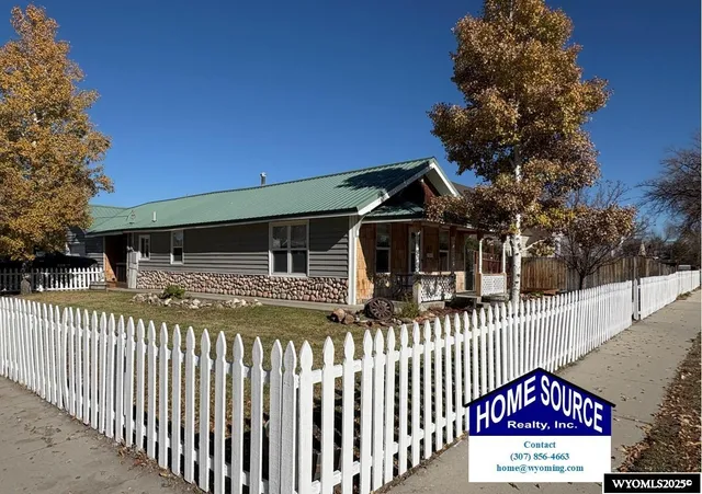 $169,900 | 102 East Jefferson Avenue, Riverton, WY 82501