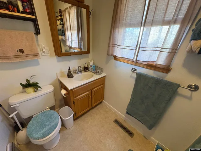 $169,900 | 102 East Jefferson Avenue, Riverton, WY 82501