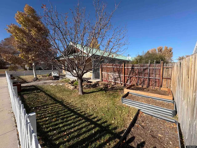 $169,900 | 102 East Jefferson Avenue, Riverton, WY 82501