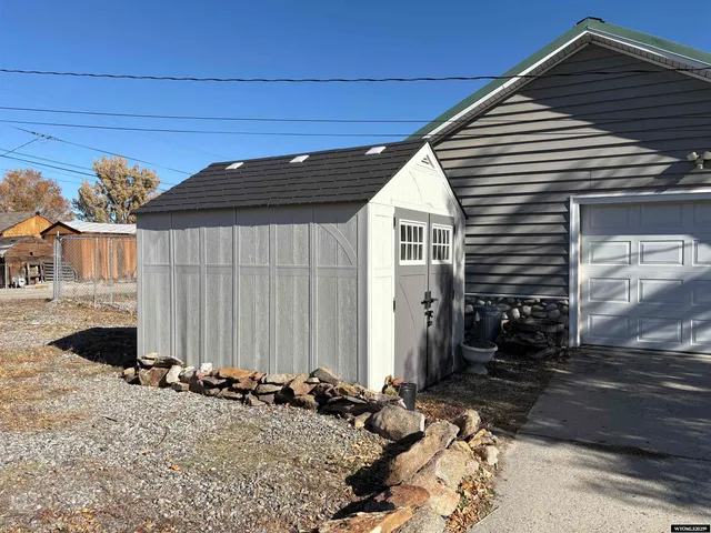 $169,900 | 102 East Jefferson Avenue, Riverton, WY 82501
