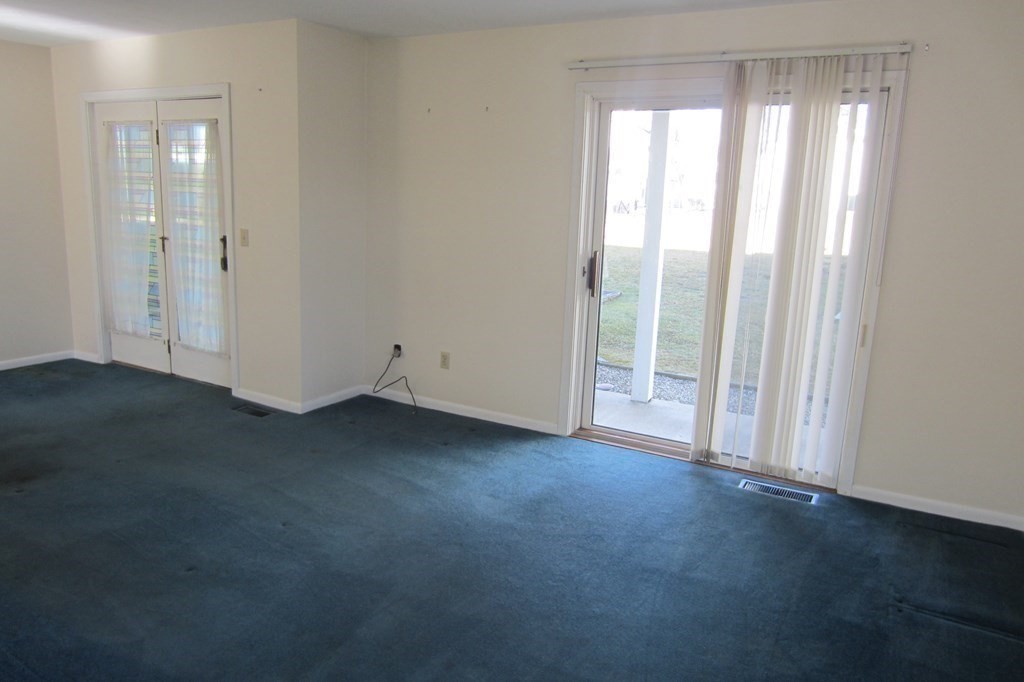 301 Beacon Park Road, Unit 301 Webster, MA 01570 - Photo 12 of 32 Gallery Image 12