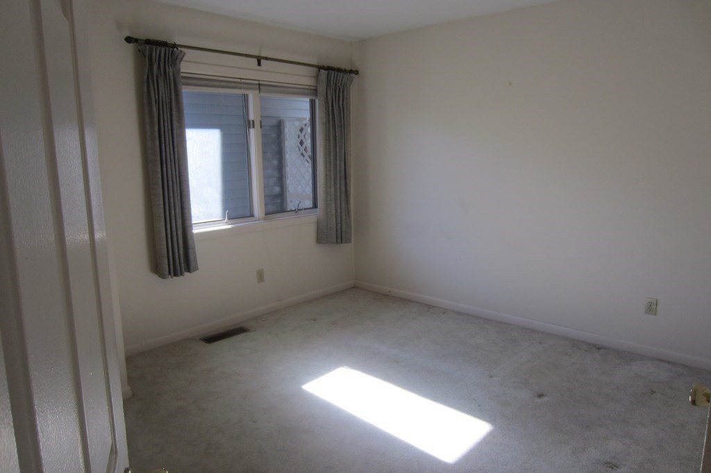 301 Beacon Park Road, Unit 301 Webster, MA 01570 - Photo 18 of 32 Gallery Image 18