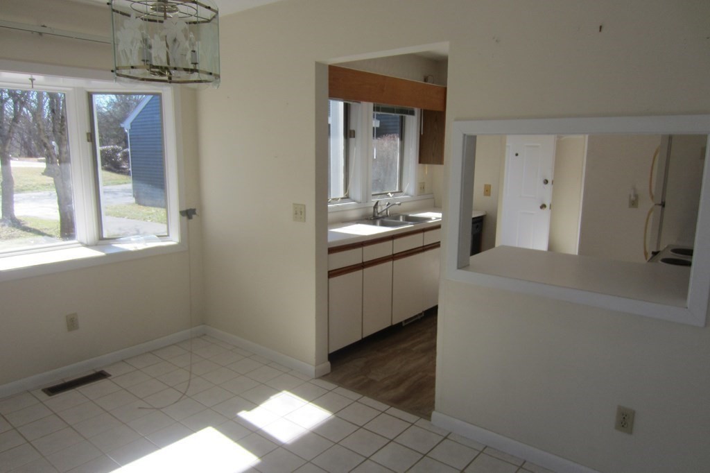 301 Beacon Park Road, Unit 301 Webster, MA 01570 - Photo 10 of 32 Gallery Image 10