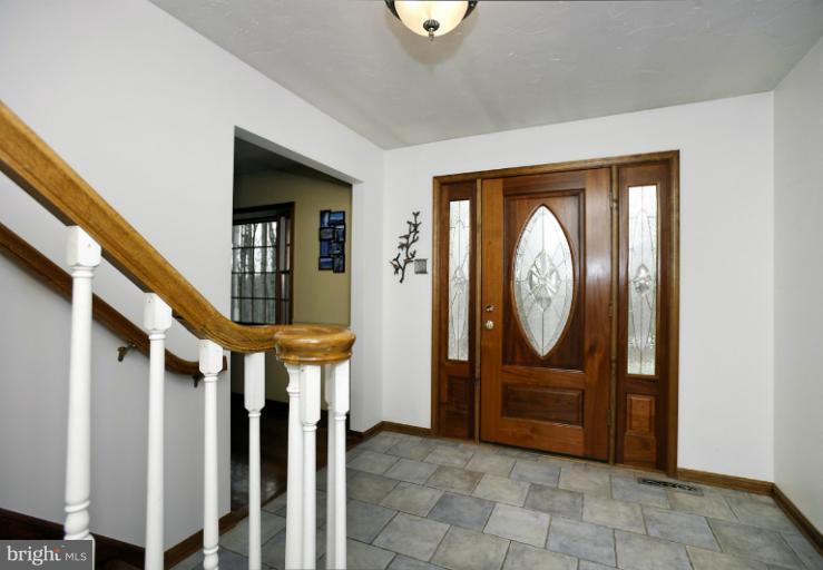 201 Leppo Road Westminster, MD 21158 - Photo 15 of 30 Foyer