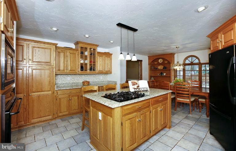 201 Leppo Road Westminster, MD 21158 - Photo 3 of 30 Kitchen