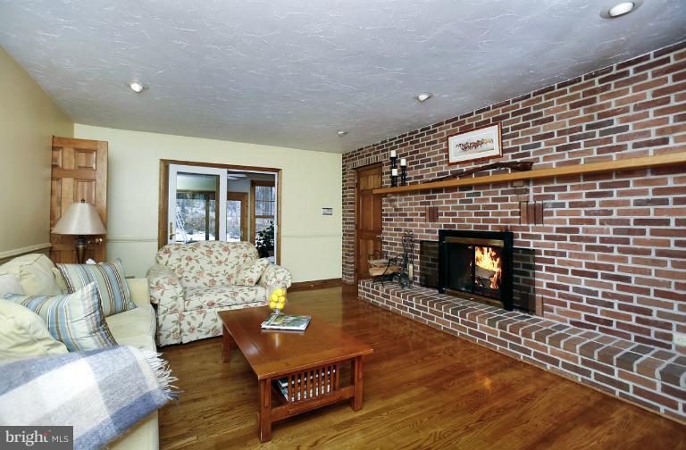 201 Leppo Road Westminster, MD 21158 - Photo 24 of 30 Family Room