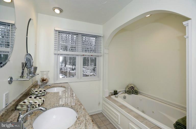 201 Leppo Road Westminster, MD 21158 - Photo 27 of 30 Bath (Master)