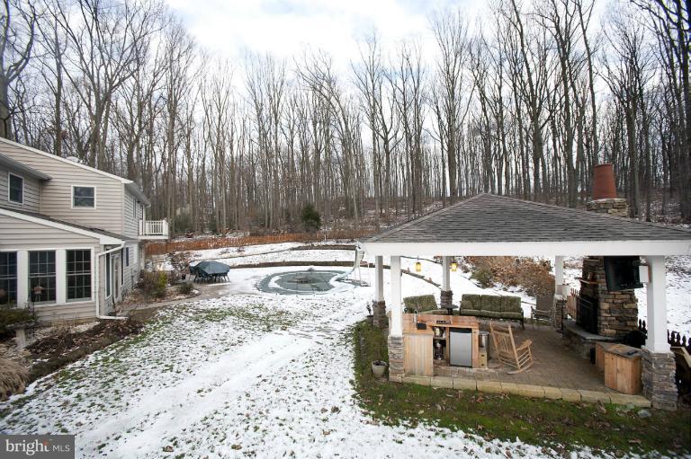 201 Leppo Road Westminster, MD 21158 - Photo 29 of 30 Exterior (Rear)