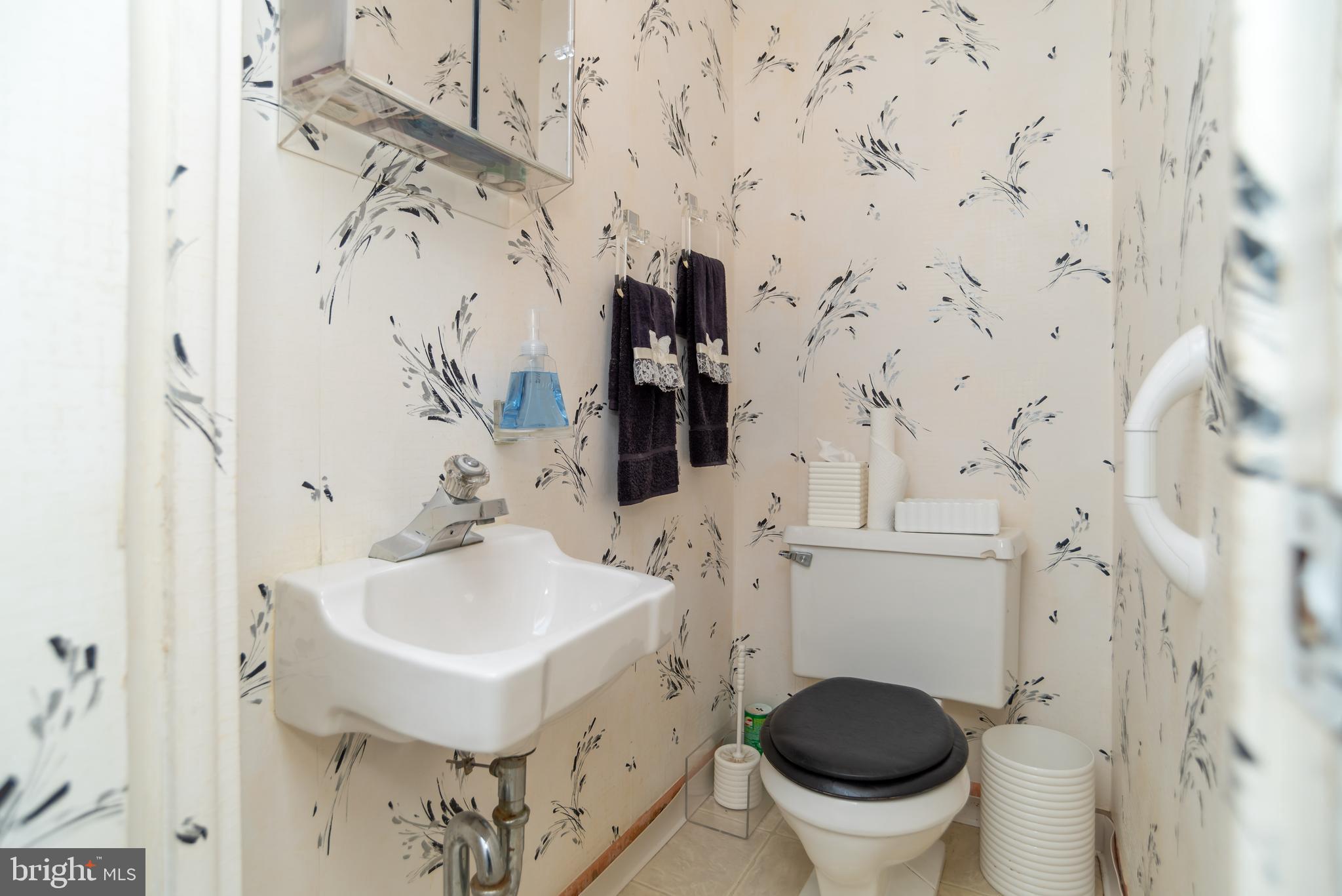 843 Avon Road Philadelphia, PA 19116 - Photo 16 of 33