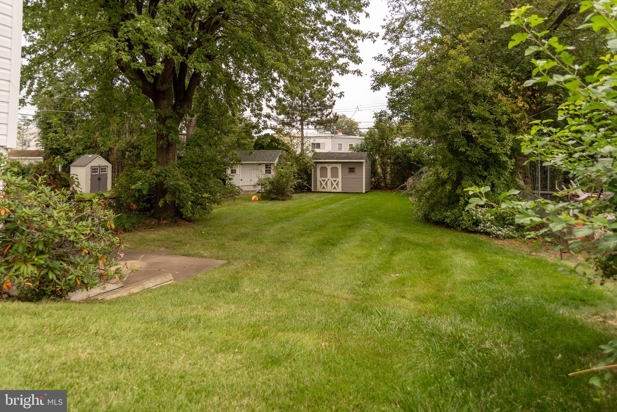 843 Avon Road Philadelphia, PA 19116 - Photo 3 of 33