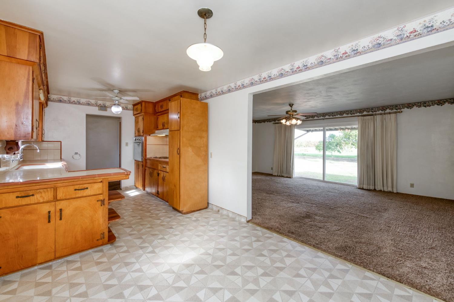 19616 East Parlier Avenue Reedley, CA 93654 - Photo 11 of 39