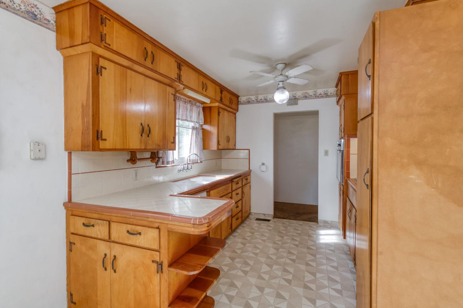 19616 East Parlier Avenue Reedley, CA 93654 - Photo 12 of 39