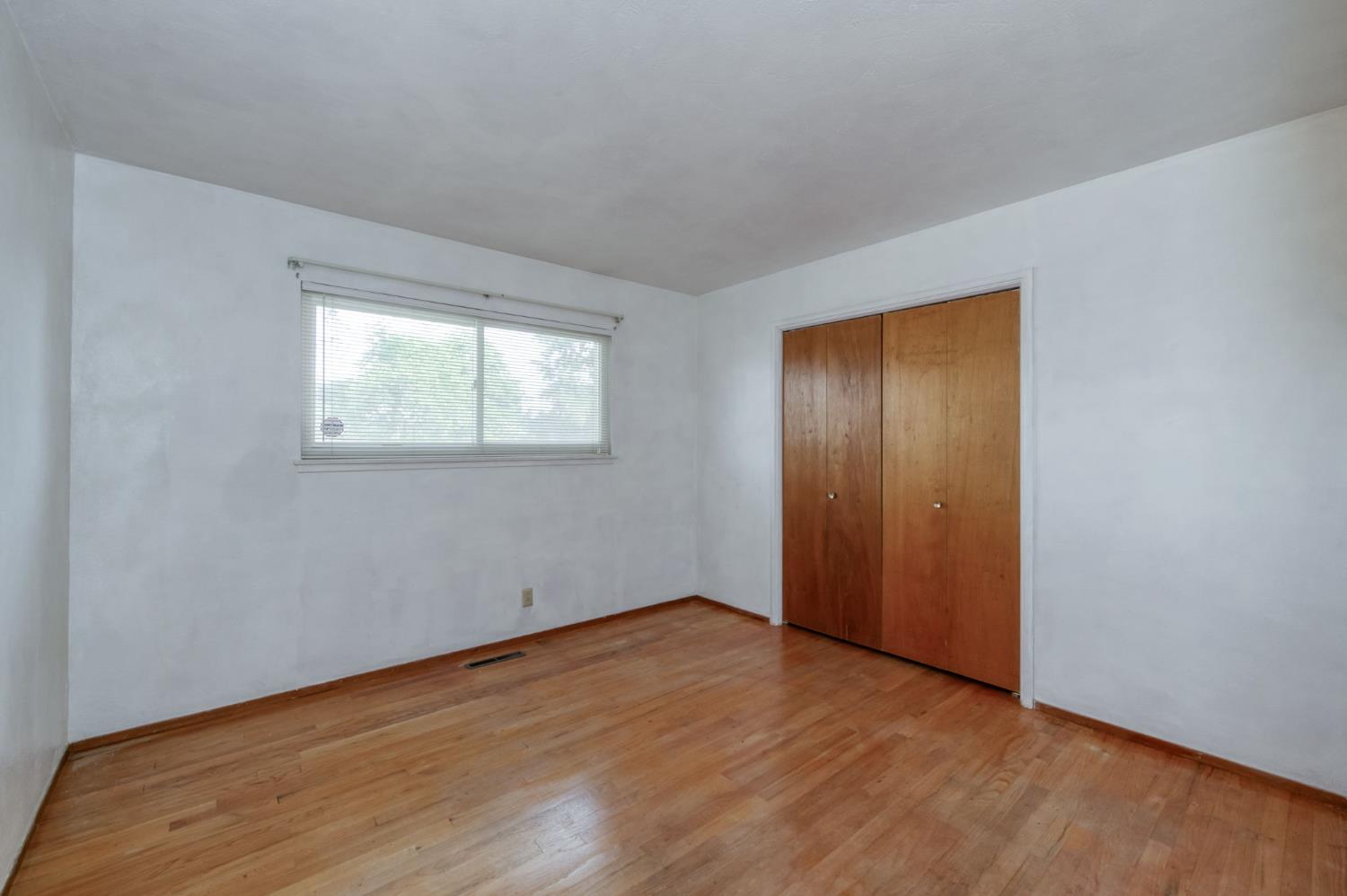 19616 East Parlier Avenue Reedley, CA 93654 - Photo 16 of 39