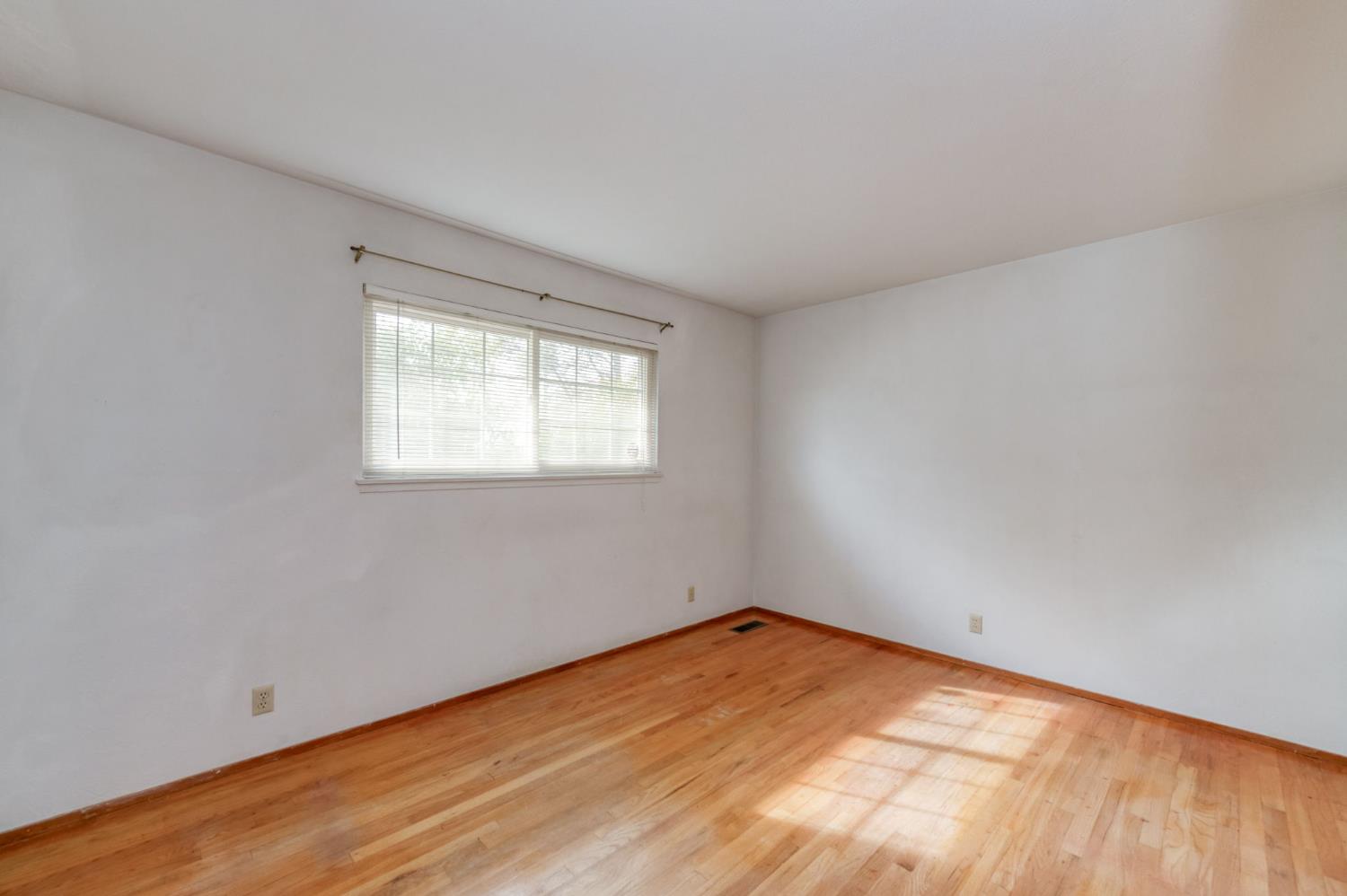 19616 East Parlier Avenue Reedley, CA 93654 - Photo 18 of 39