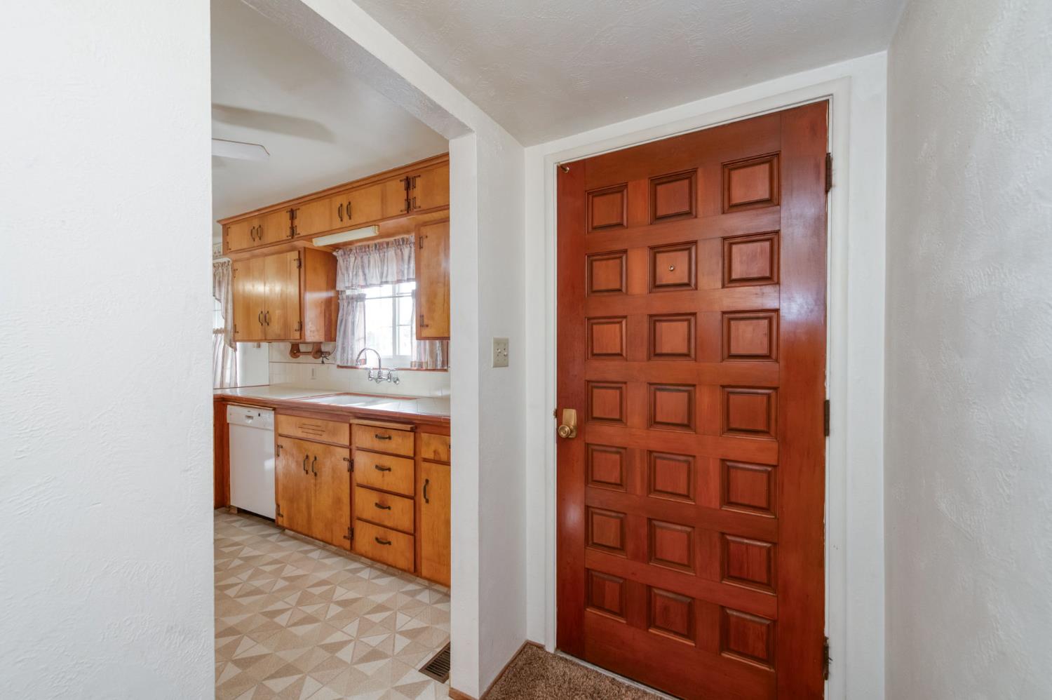 19616 East Parlier Avenue Reedley, CA 93654 - Photo 7 of 39