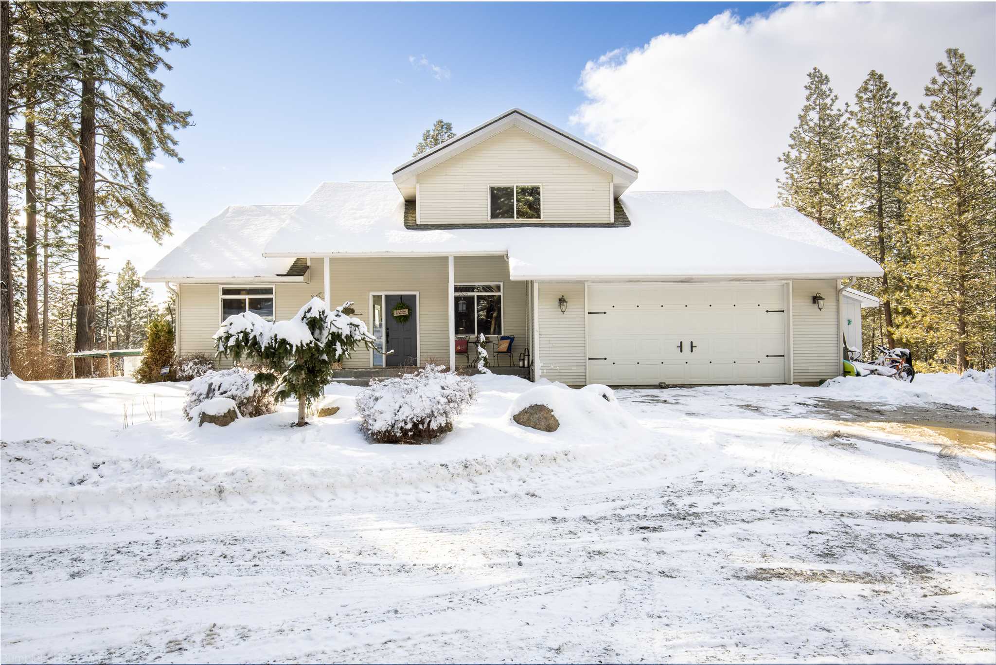 15807 Foothills Road Spokane, WA 99217 - Photo 1 of 50