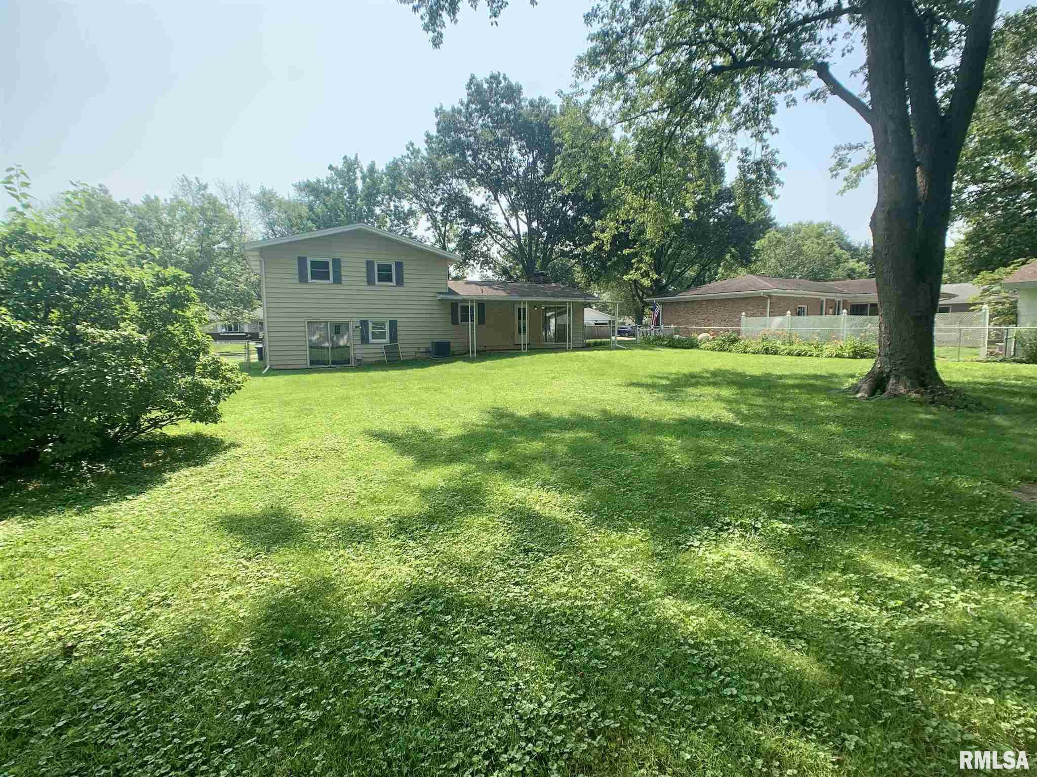 809 Roanoke Drive Springfield, IL 62702 - Photo 9 of 25 Gallery Image 9