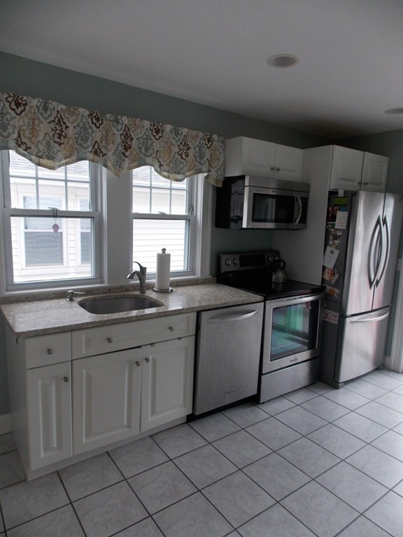63 Sharon Road Quincy, MA 02171 - Photo 5 of 15 Gallery Image 5