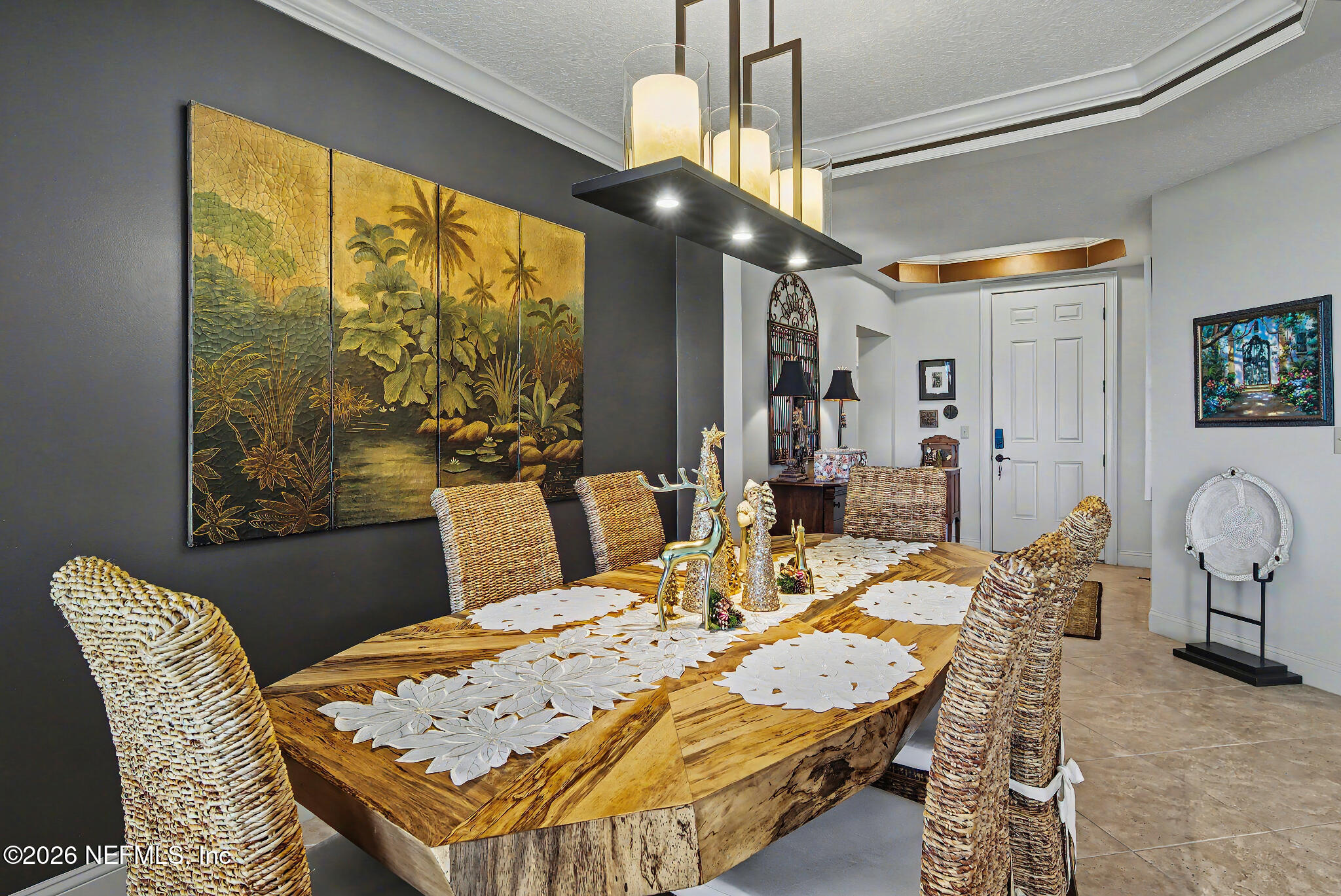 1 Radio Road, Unit 203 St. Augustine, FL 32084 - Photo 12 of 49 Dining Area With Tray Ceiling