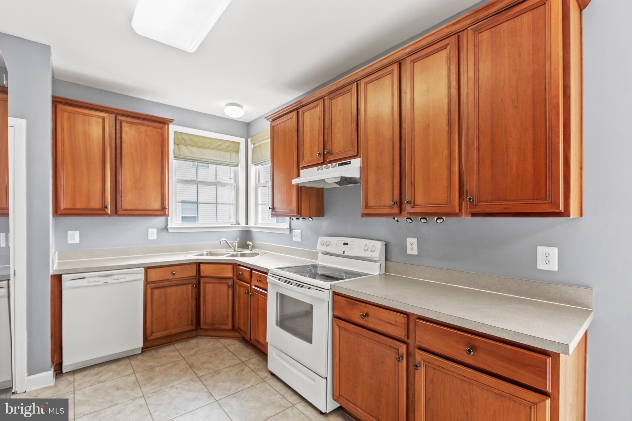 41635 Ferber Court Leonardtown, MD 20650 - Photo 5 of 30 Kitchen view1