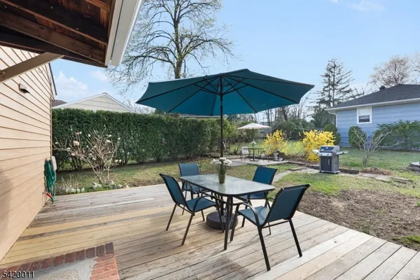 $789,000 | 12 Crestwood Drive, Madison, NJ 07940