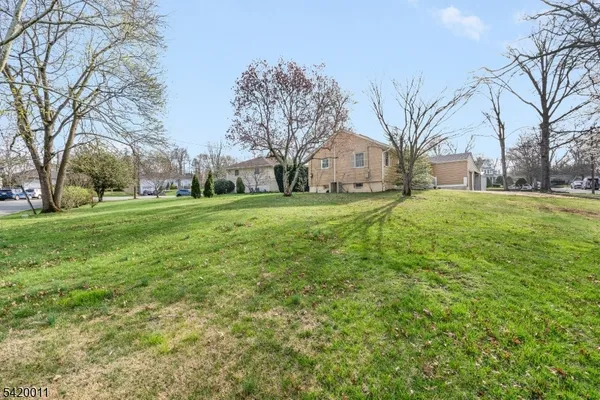 $789,000 | 12 Crestwood Drive, Madison, NJ 07940