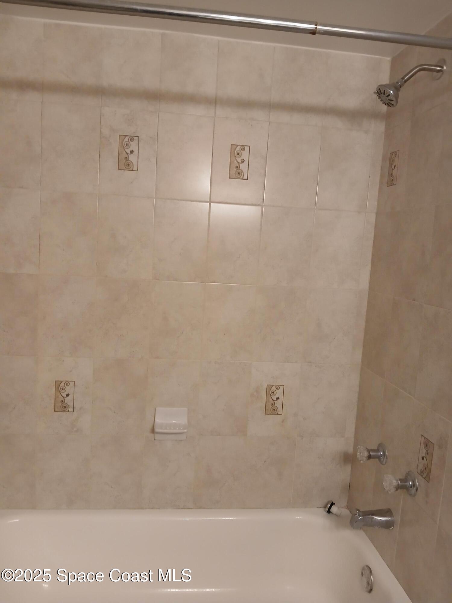 1648 Sunny Brook Lane, Unit M205 Palm Bay, FL 32905 - Photo 9 of 11 Main Bath
