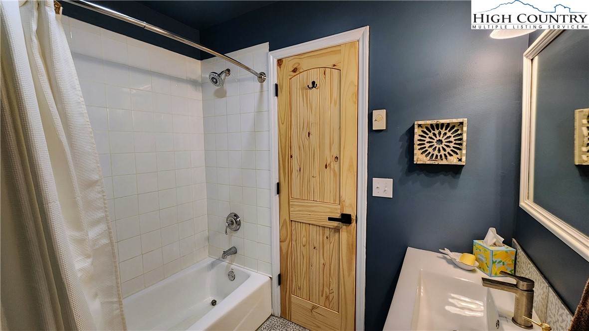 683 Joe Hartley Road Linville, NC 28657 - Photo 28 of 50