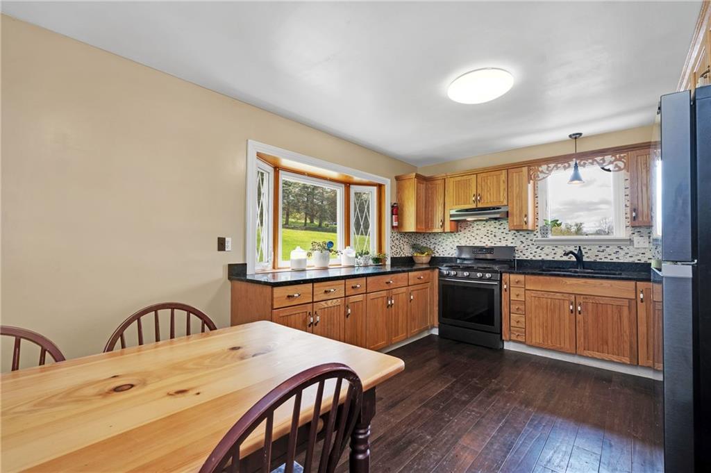 3519 Burtner Road Natrona Heights, PA 15065 - Photo 9 of 17 Gallery Image 9