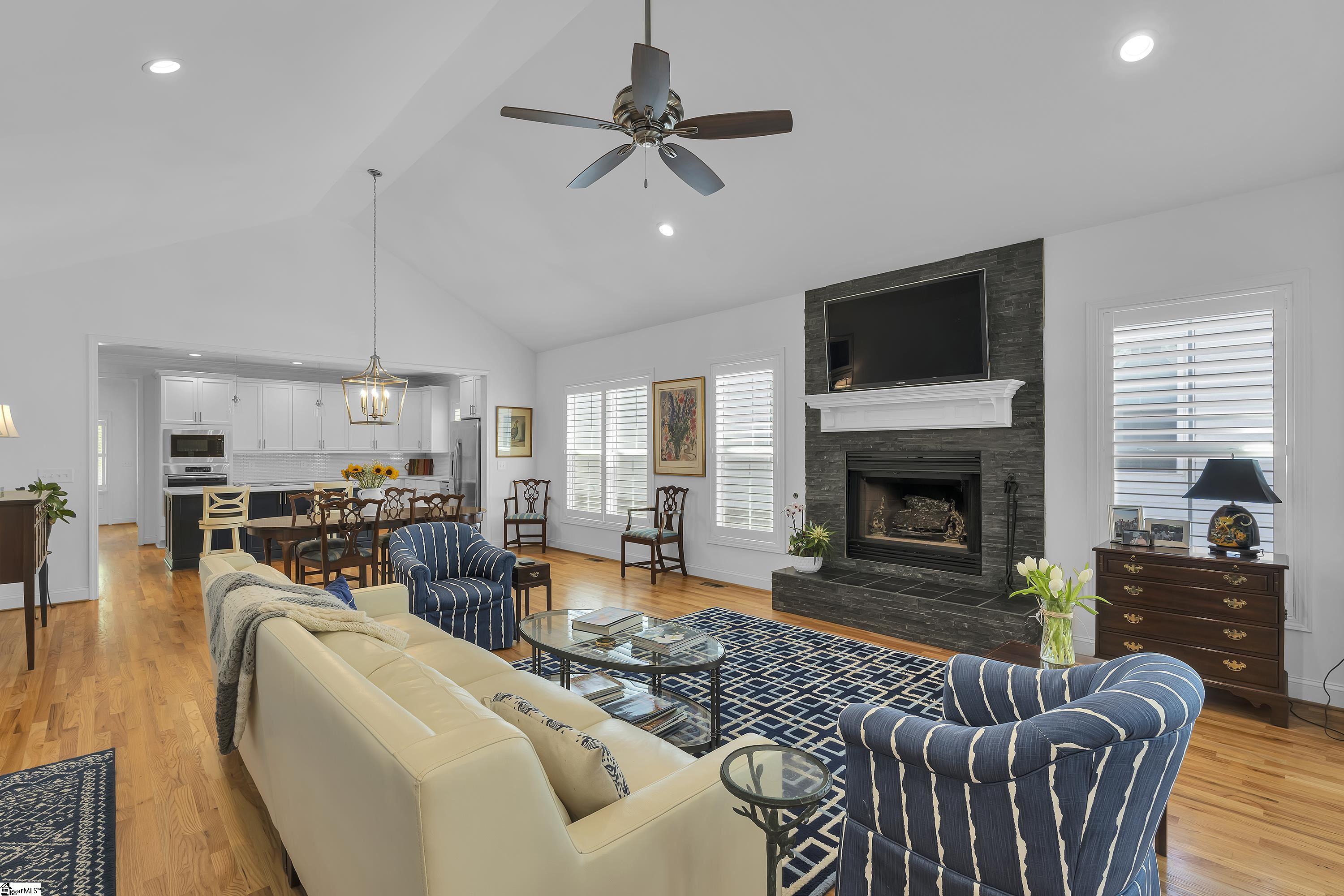 23 Highcroft Court Greenville, SC 29607 - Photo 9 of 27