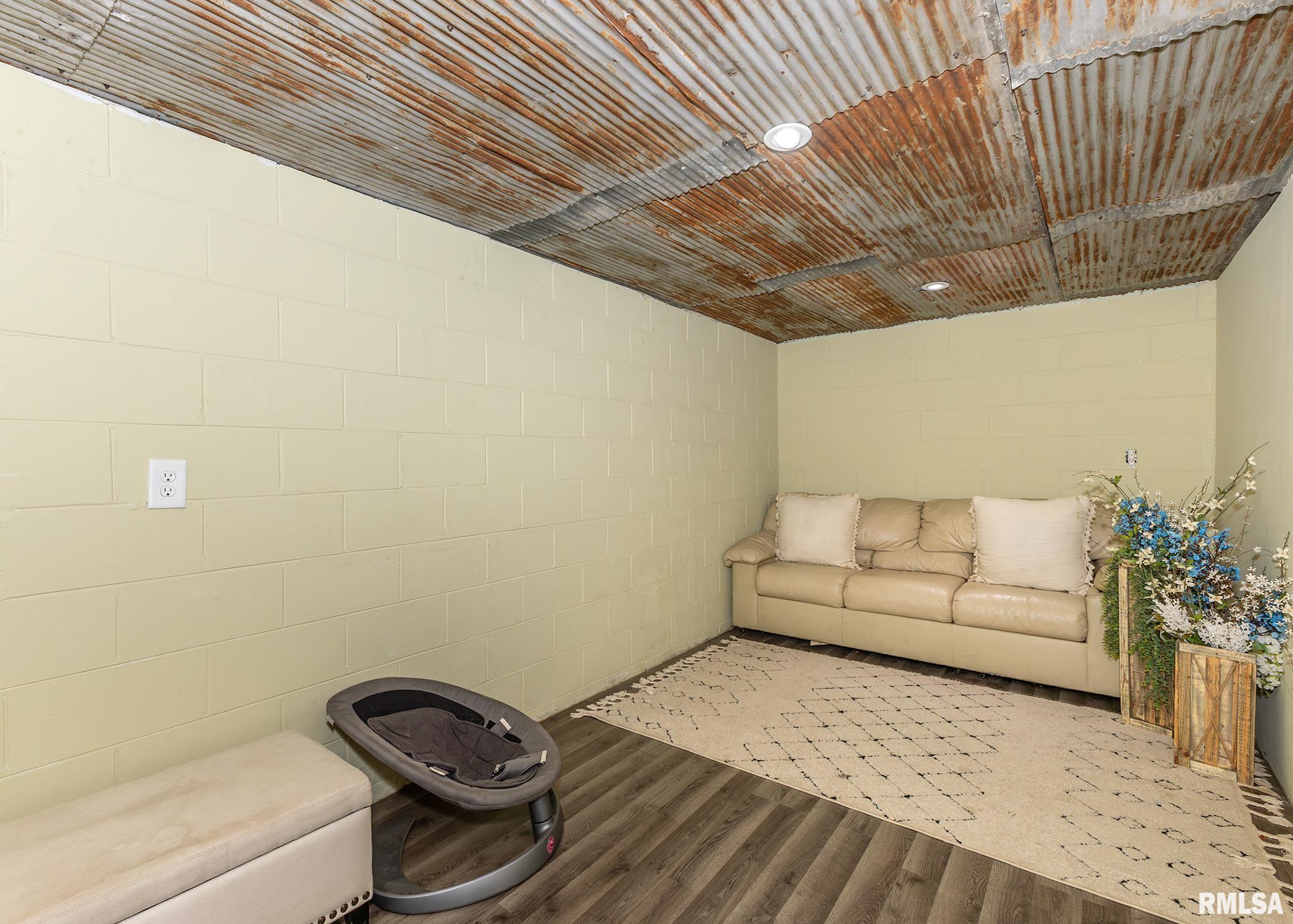 5760 Poppy Garden Road Colona, IL 61241 - Photo 15 of 26 Gallery Image 15