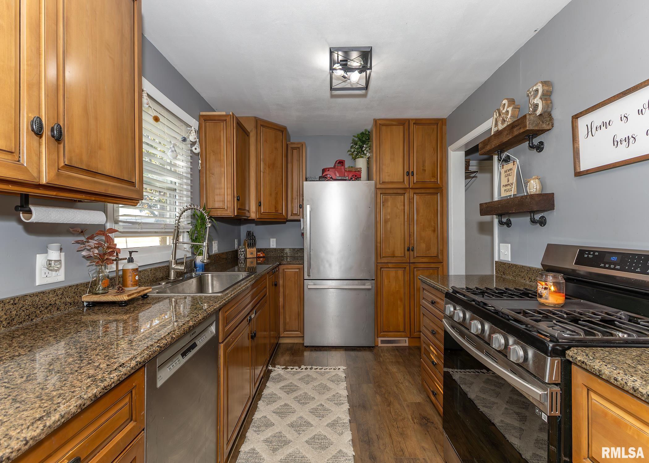 5760 Poppy Garden Road Colona, IL 61241 - Photo 3 of 26 Gallery Image 3