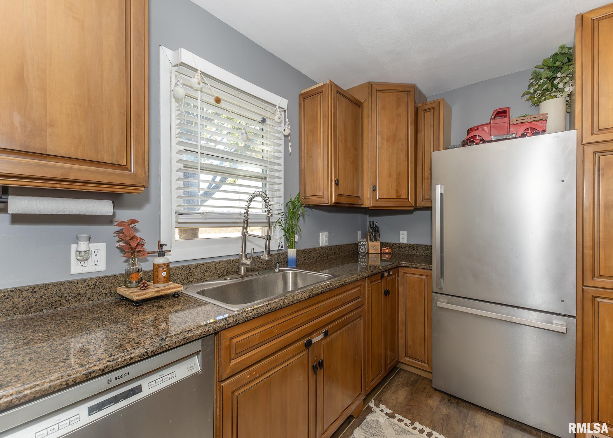 5760 Poppy Garden Road Colona, IL 61241 - Photo 4 of 26 Gallery Image 4
