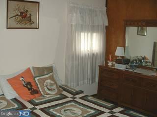 425 Chelsea Road Fairless Hills, PA 19030 - Photo 5 of 6 Gallery Image 5